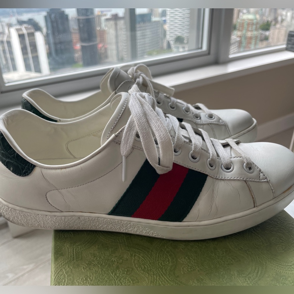 Authentic Gucci Men’s Ace leather runner sneaker
